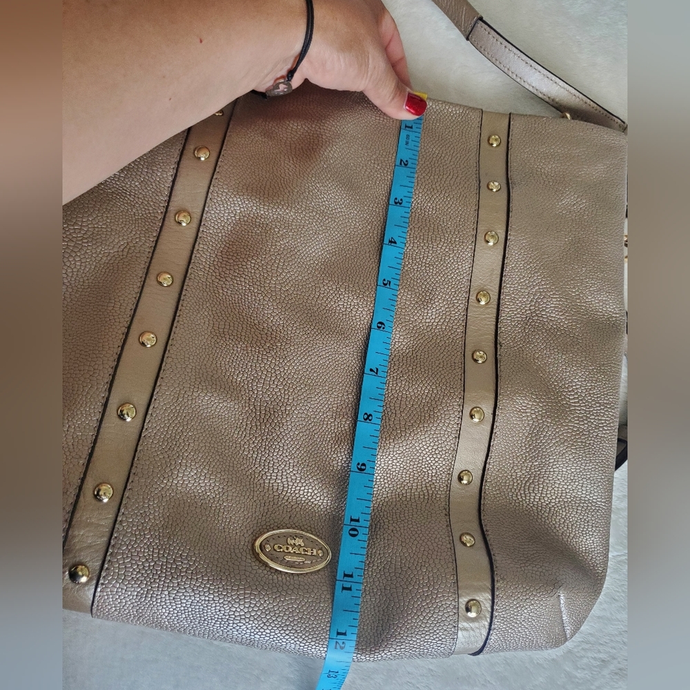 Coach Bag GUC - Picture 11 of 15